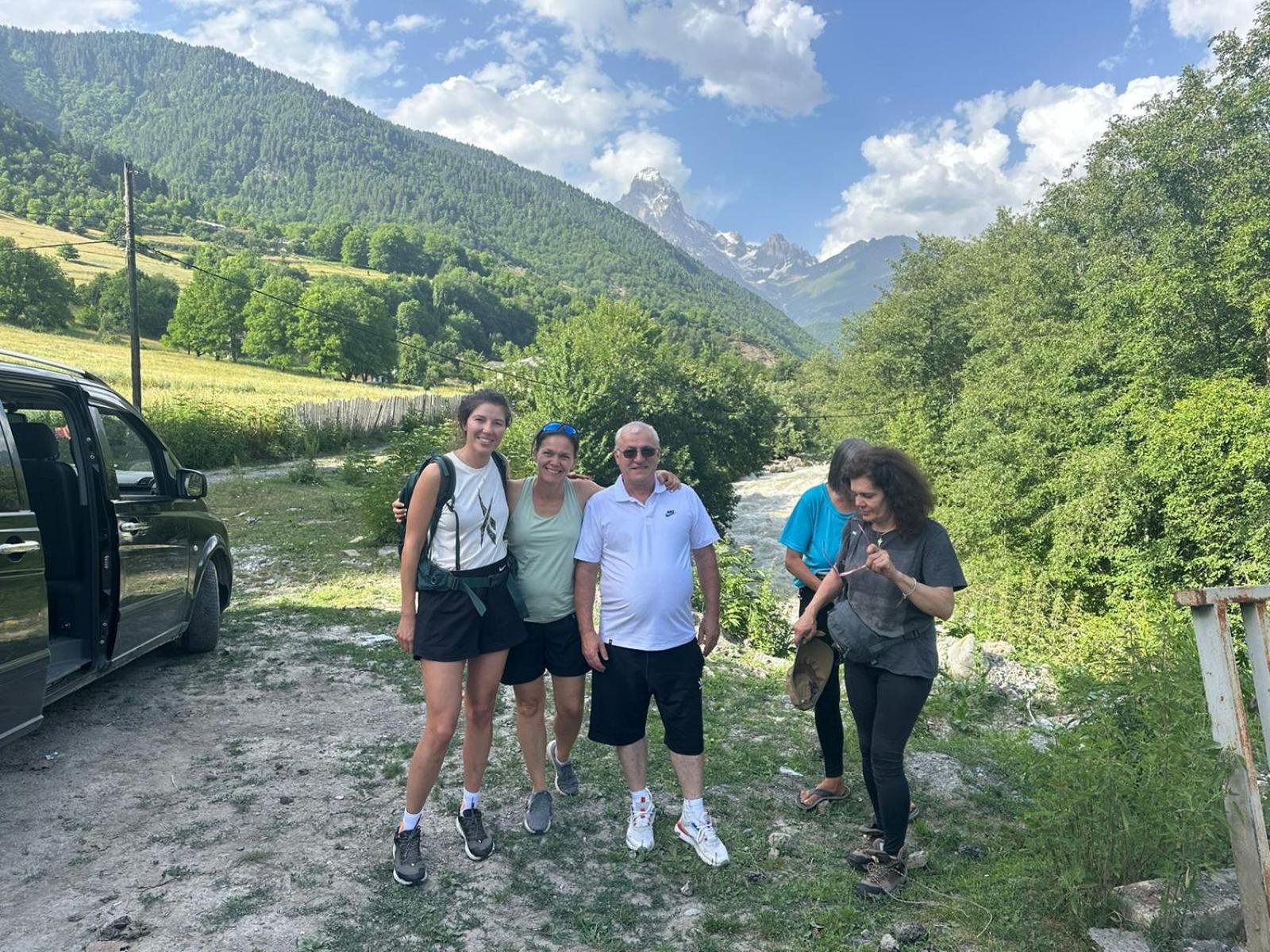 SamtrediaRezo'S Ranch公寓 外观 照片